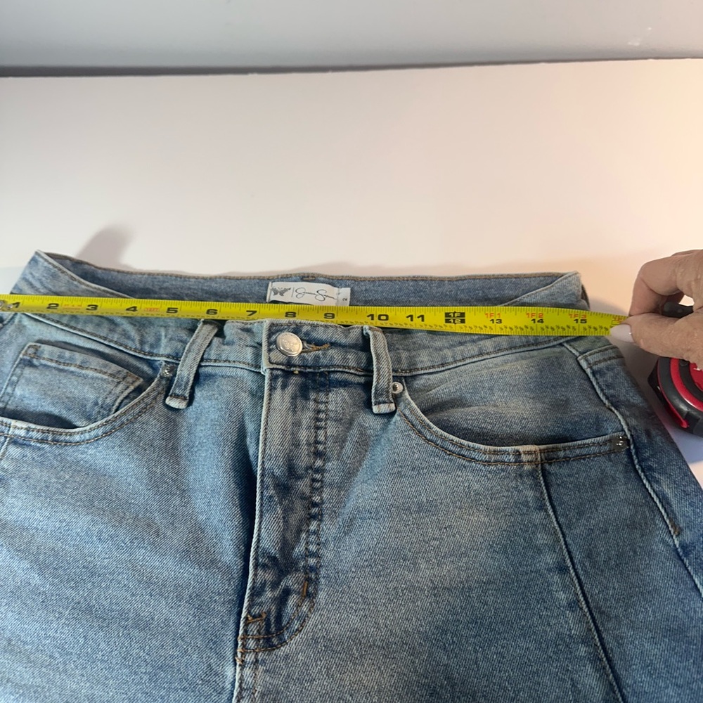 Jessica Simpson Size 2 Barrel Jeans/Curved Fit Medium Wash Denim Excellent Cond - Picture 6 of 9